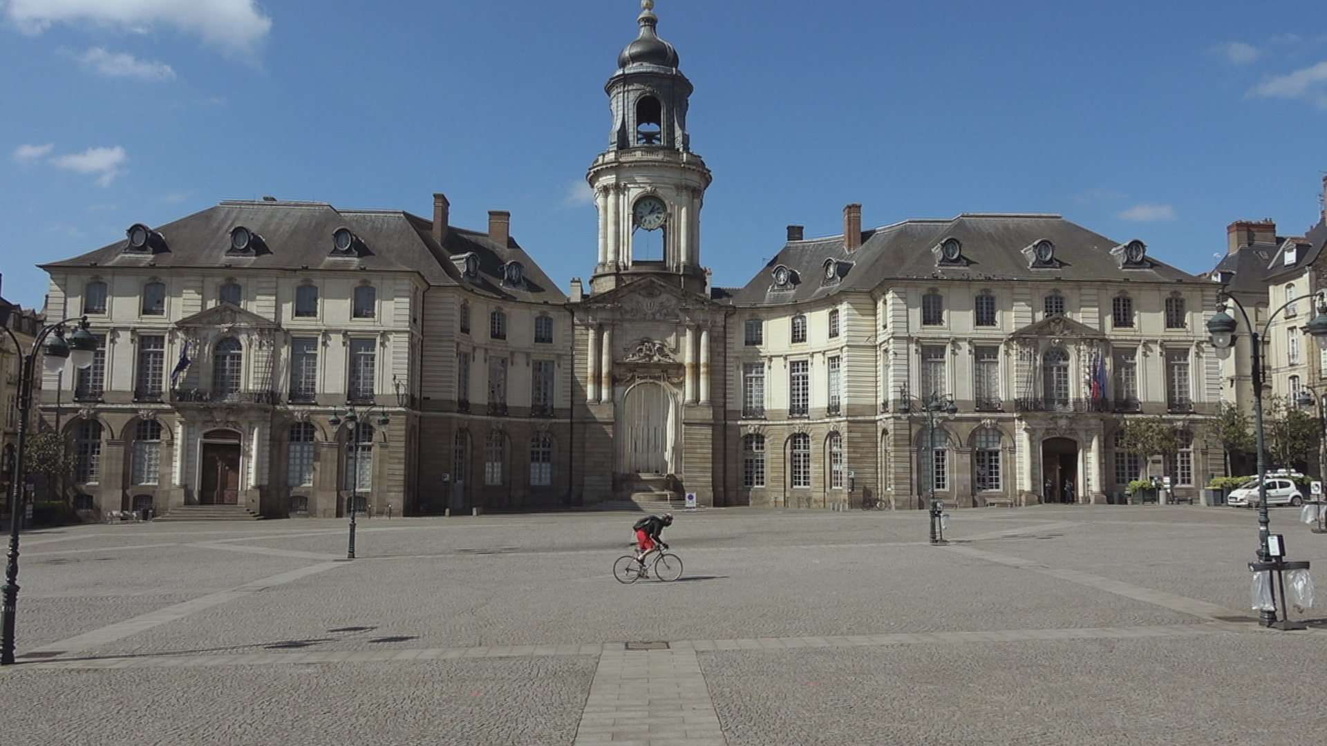 CONFINEMENT D’AVRIL À RENNES. QUEL FONCTIONNEMENT DES SERVICES PUBLICS ?