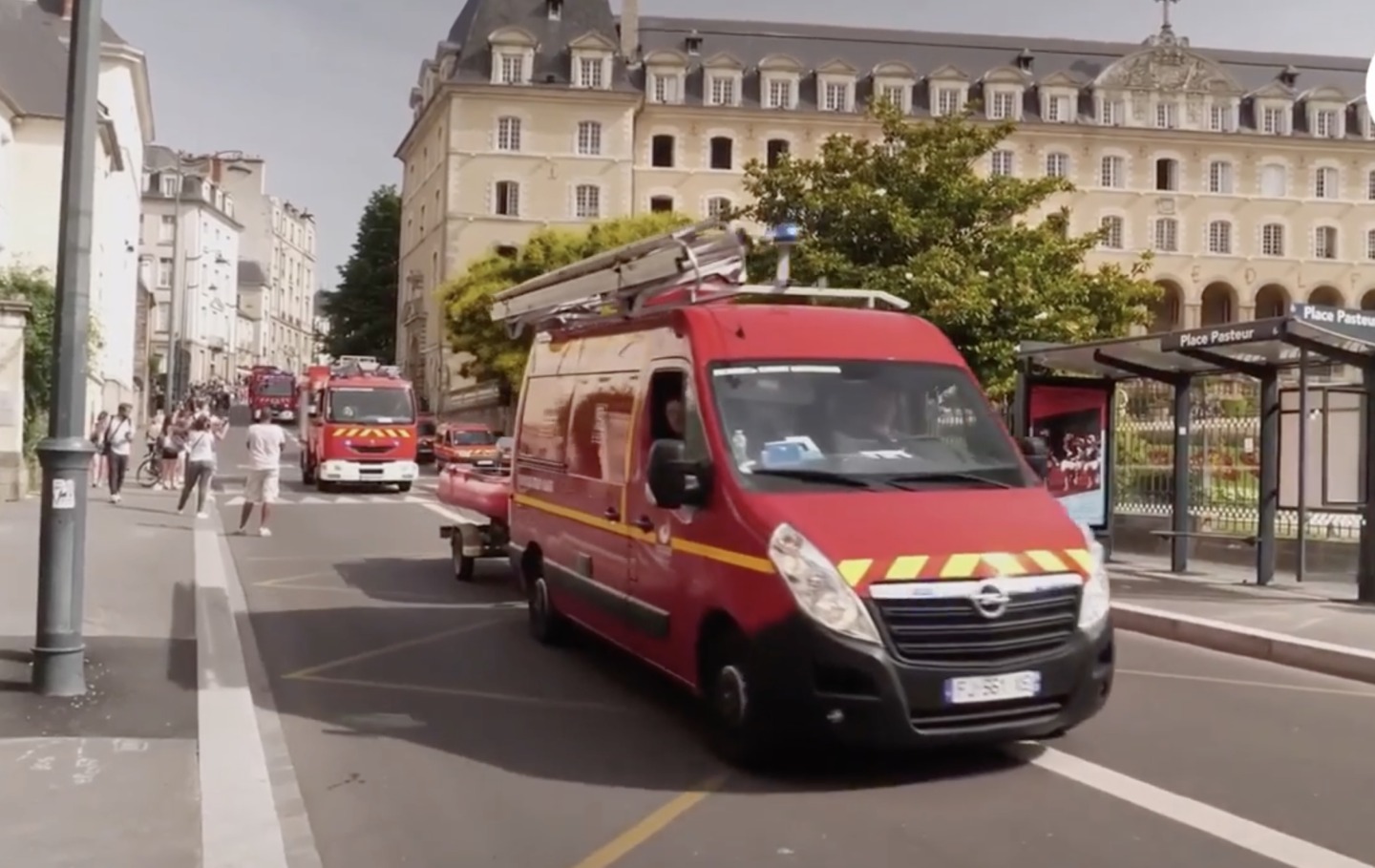 Rennes. Les pompiers ont déménagé plaine de Baud sous les hourras (vidéo)