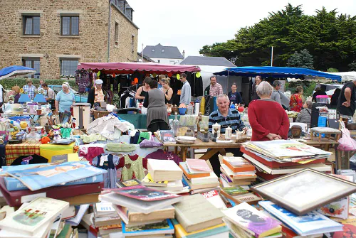 RENNES. QUATRE BRADERIES ET VIDE-GRENIERS DIMANCHE 23 SEPTEMBRE 2018