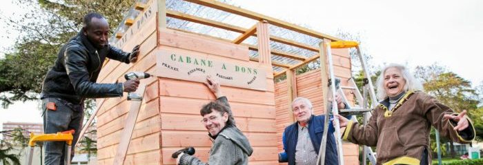 À BRÉQUIGNY, UNE CABANE À DONS CONTRE LA SURCONSOMMATION