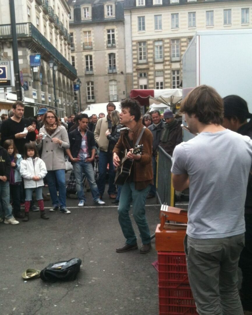 Le chanteur inconnu des Lices a trouvé son public