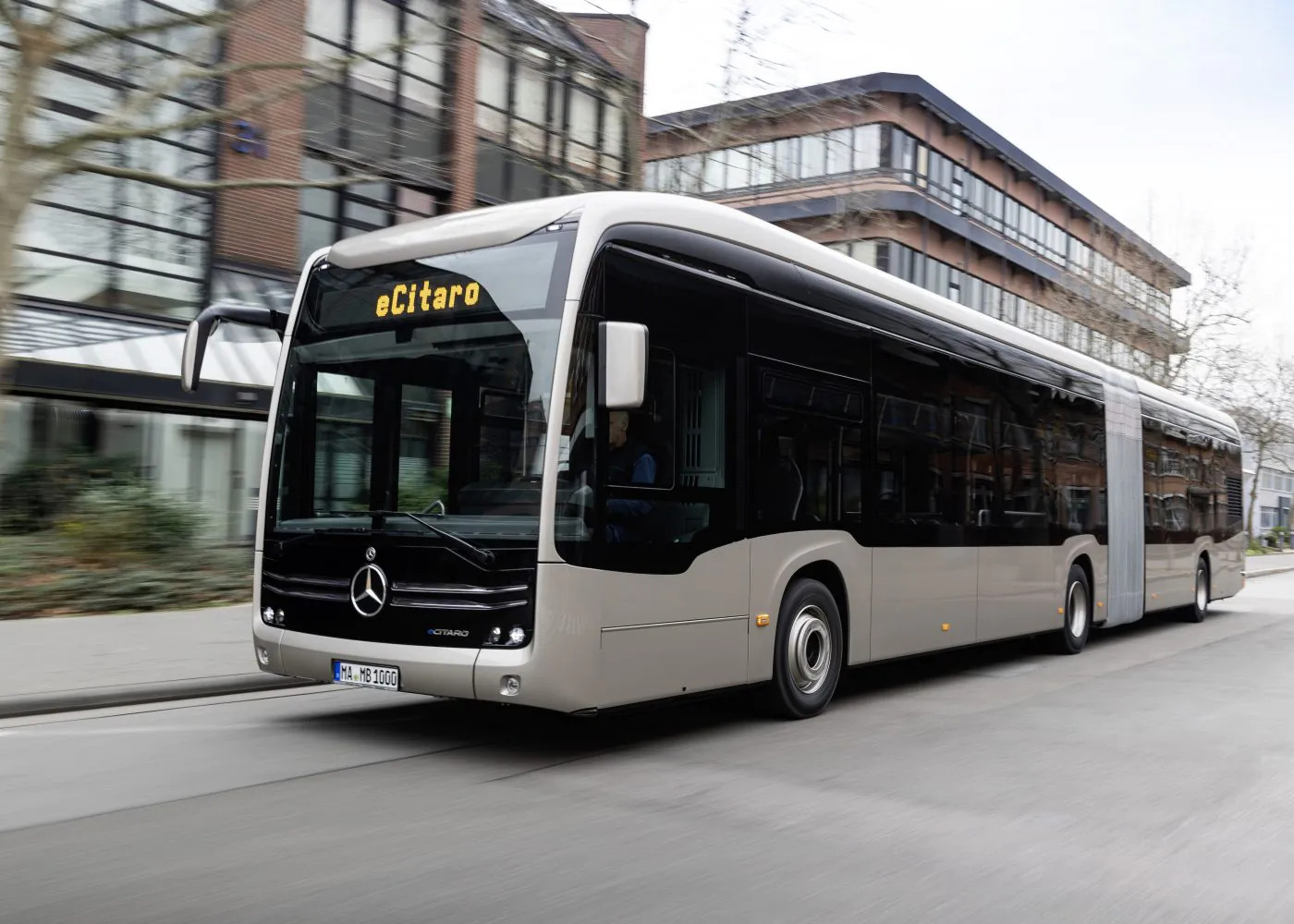 RENNES ACQUIERT 92 BUS ELECTRIQUES MERCEDES-BENZ