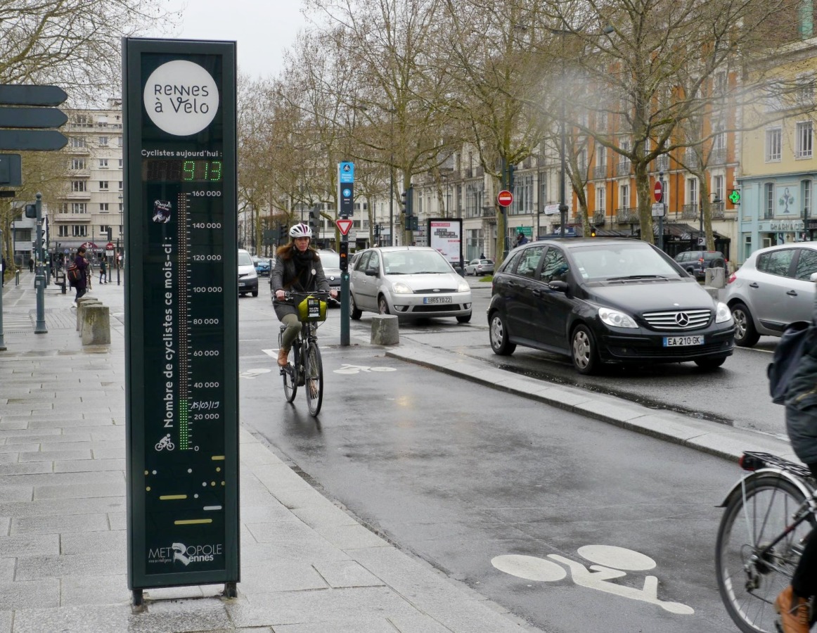 LE VÉLO N’EXISTE PAS, LES MALADRESSES DES AUTOMOBILISTES FILMÉES