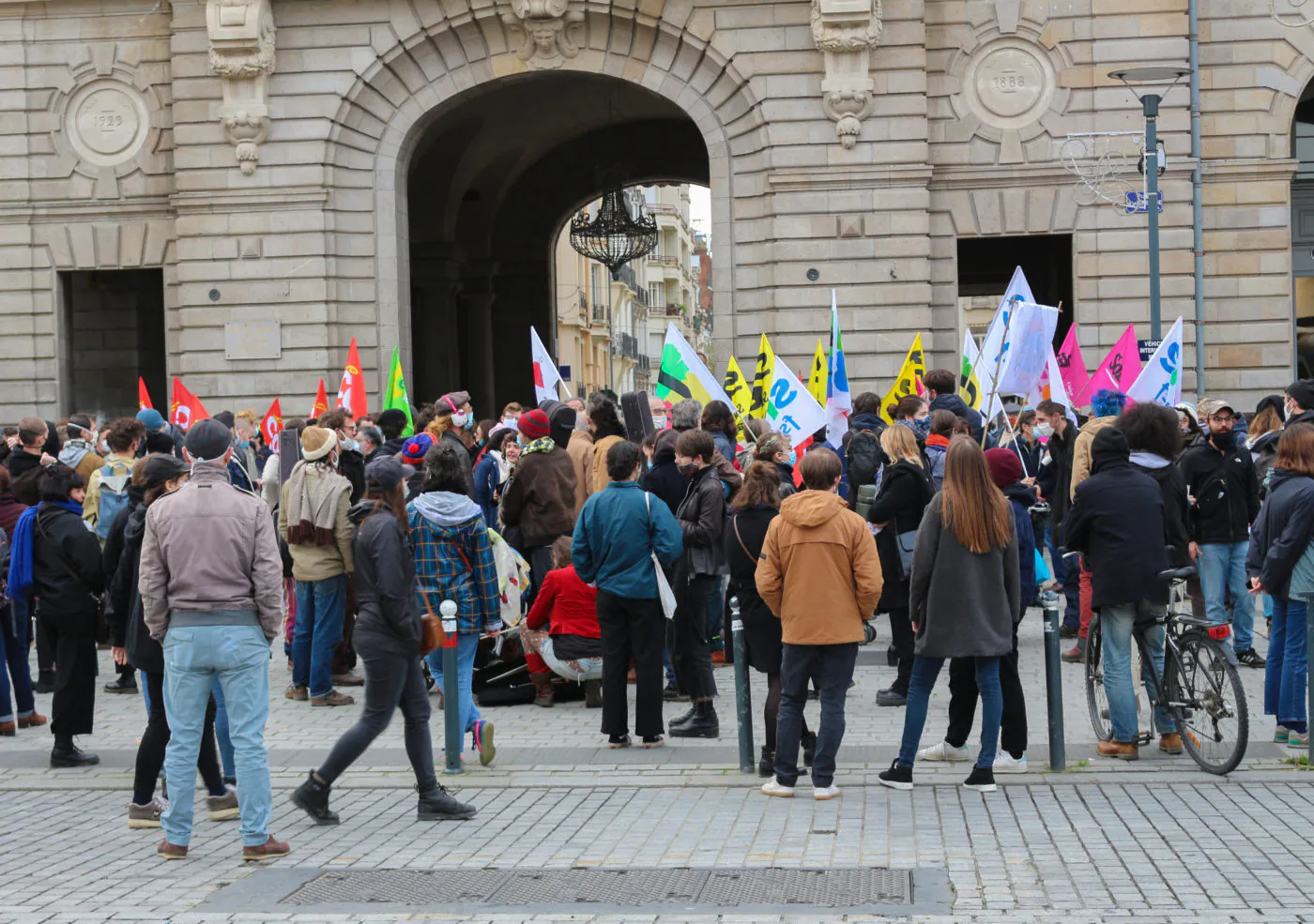 RENNES MANIFESTE SAMEDI 28 NOVEMBRE CONTRE L’ARTICLE 24 DE LA LOI DE SÉCURITÉ GLOBALE