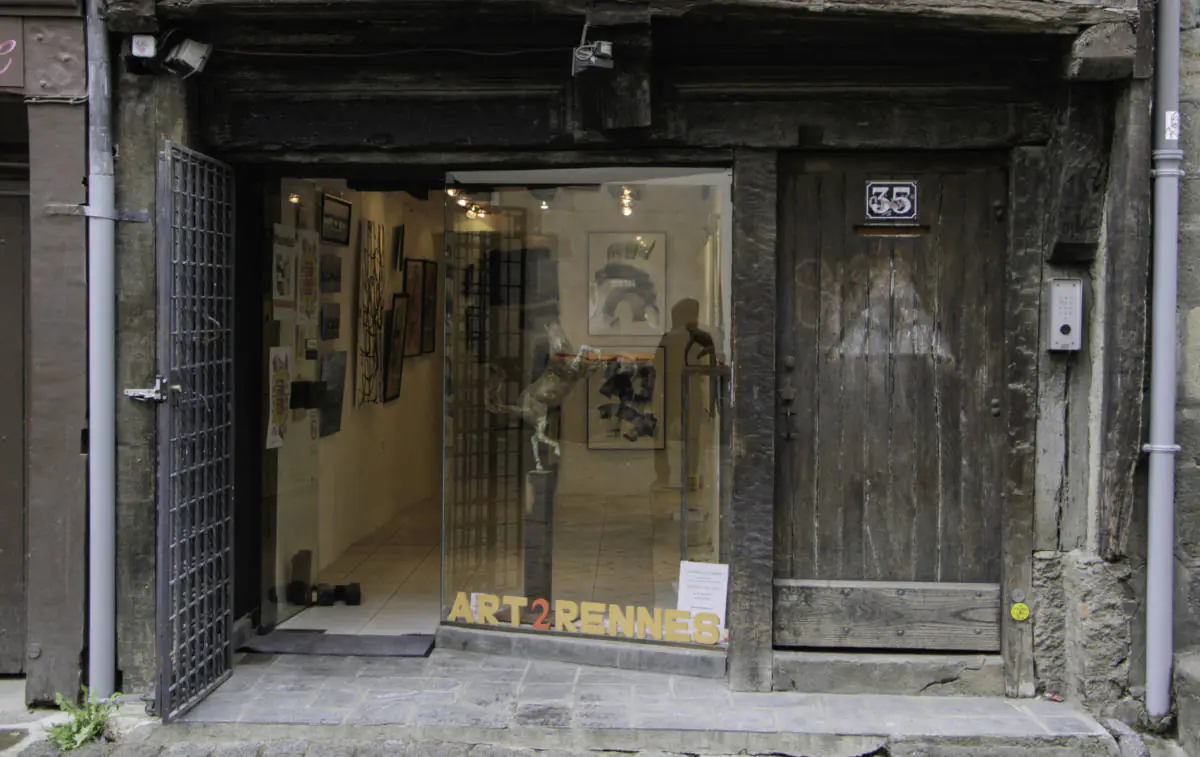 RENNES. LA VITRINE ART2RENNES S’INSTALLE RUE SAINT GEORGES