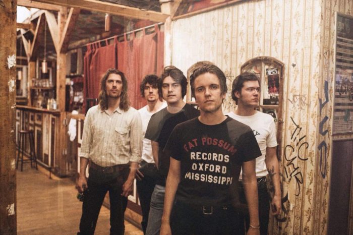 LE BLUES DU MISSISSIPPI PAR THEO LAWRENCE AND THE HEARTS