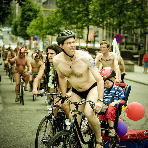 CYCLONUDISTA DE RENNES. LES CYCLISTES SE METTRONT-ILS À NU ?