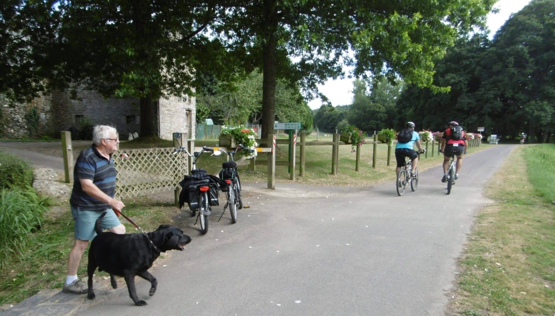 cabanes d'étapes Montertelot