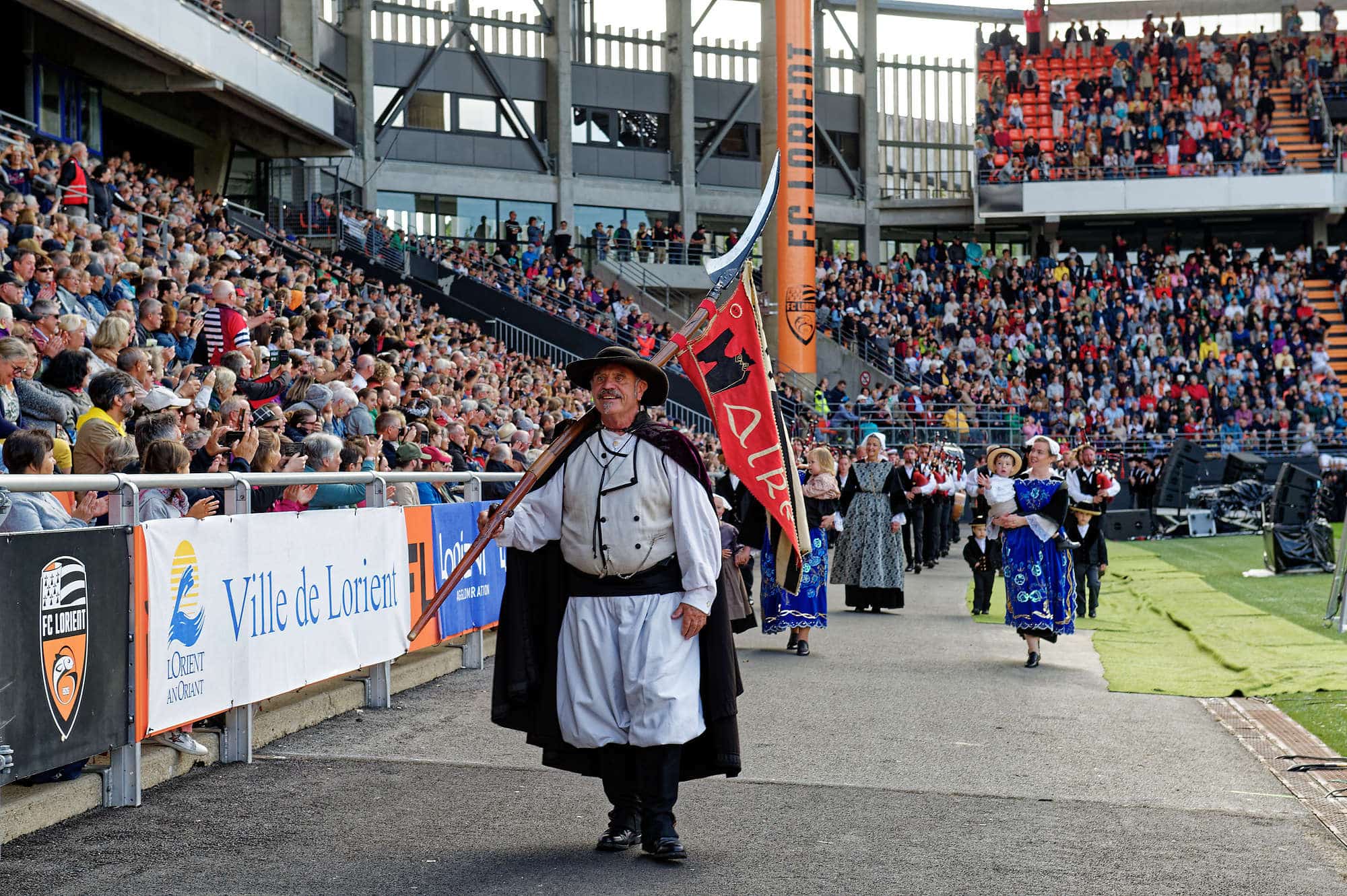 Kevrenn Alré (Bagad & Cercle Auray)