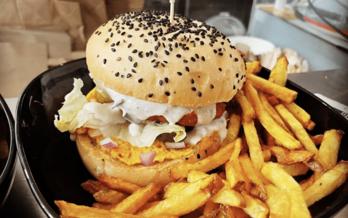 burger vegan rennes lapin noir burger vegan rennes lapin noir