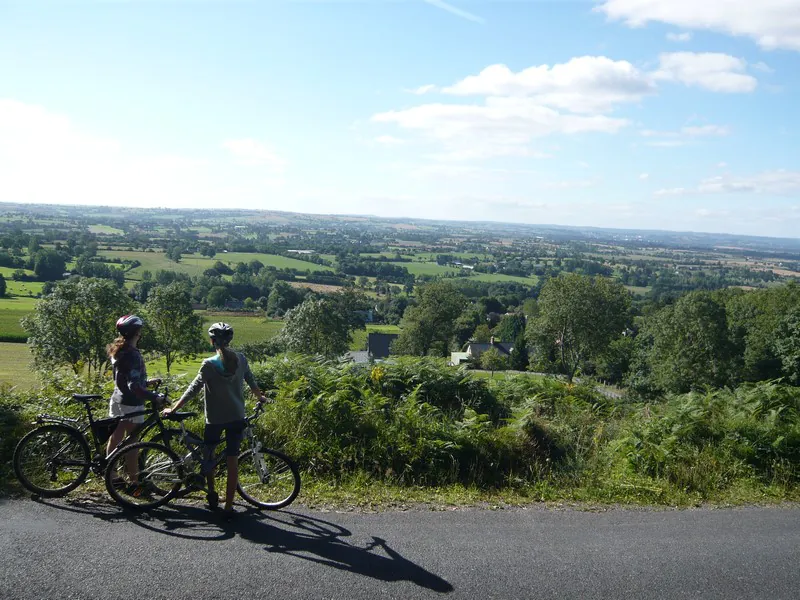 Vues sur les vertes vallées Souleuvre en Bocage Normandie