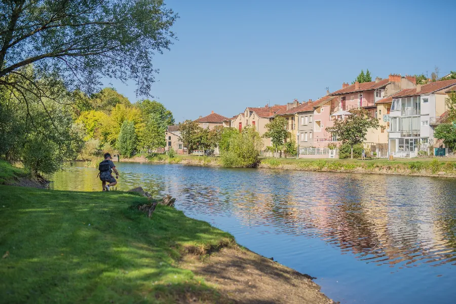 Plan d'eau du Gua (lâchers de truites) Aubin Occitanie