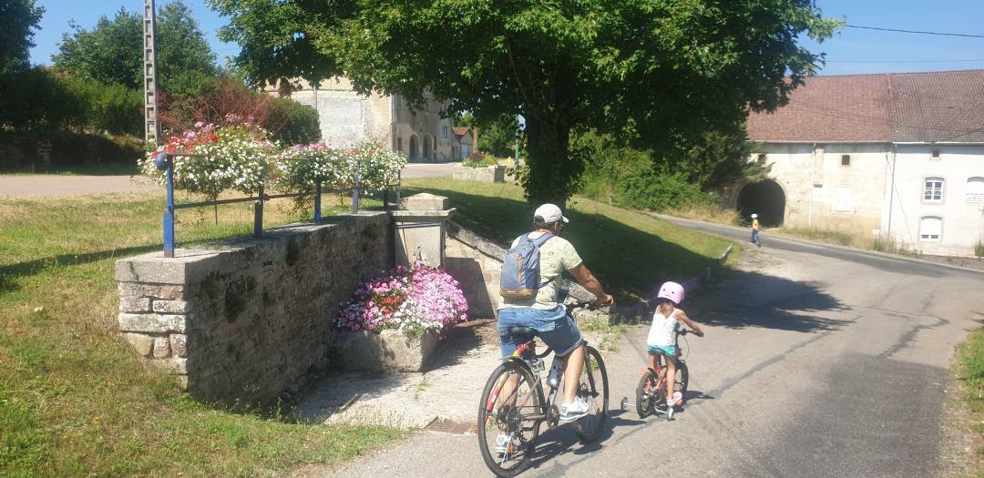 BOUCLE CYCLOTOURISTIQUE FAMILLE BOUCLE DE BOUZEMONT Dompaire Grand Est