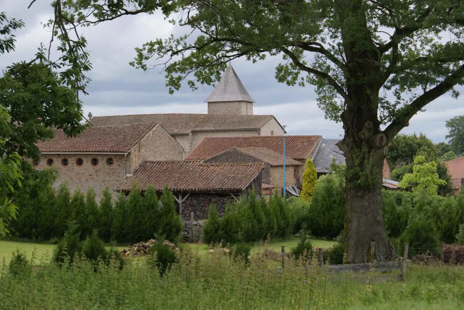 Sentier de la Couze Saint-Pardoux-le-Lac Nouvelle-Aquitaine