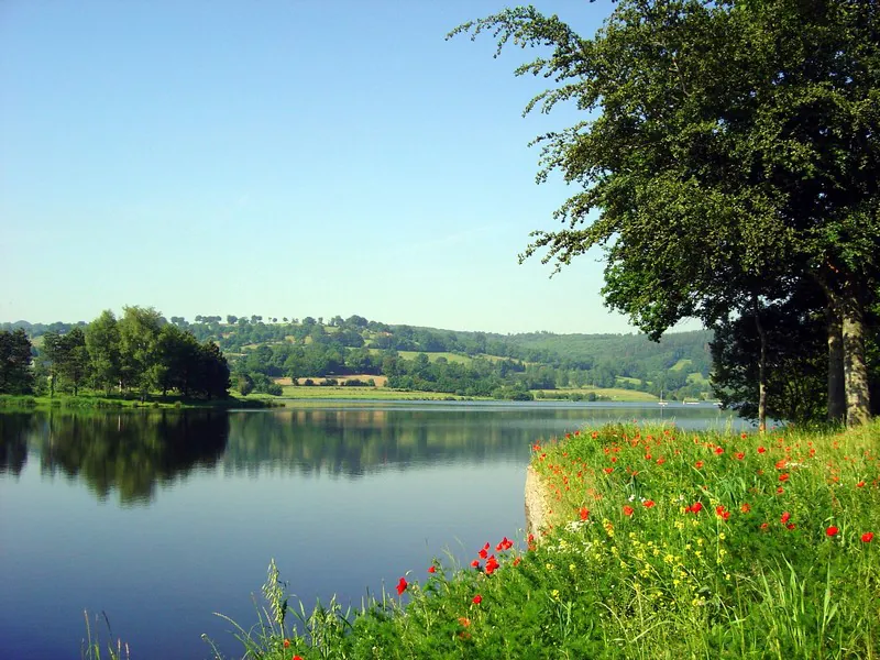 Le lac de la Dathée Noues de Sienne Normandie