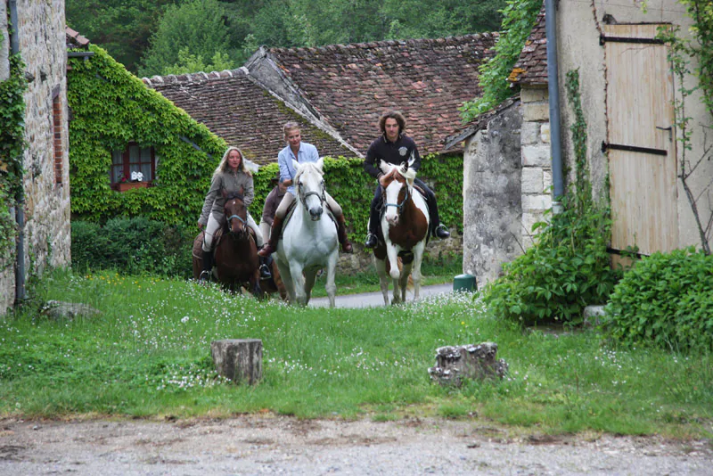 La Brenne à cheval le bocage de la Petite Brenne en deux jours Ruffec Centre-Val de Loire