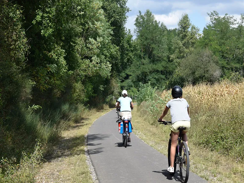 Piste cyclable Roger Lapébie Sauveterre-de-Guyenne Nouvelle-Aquitaine