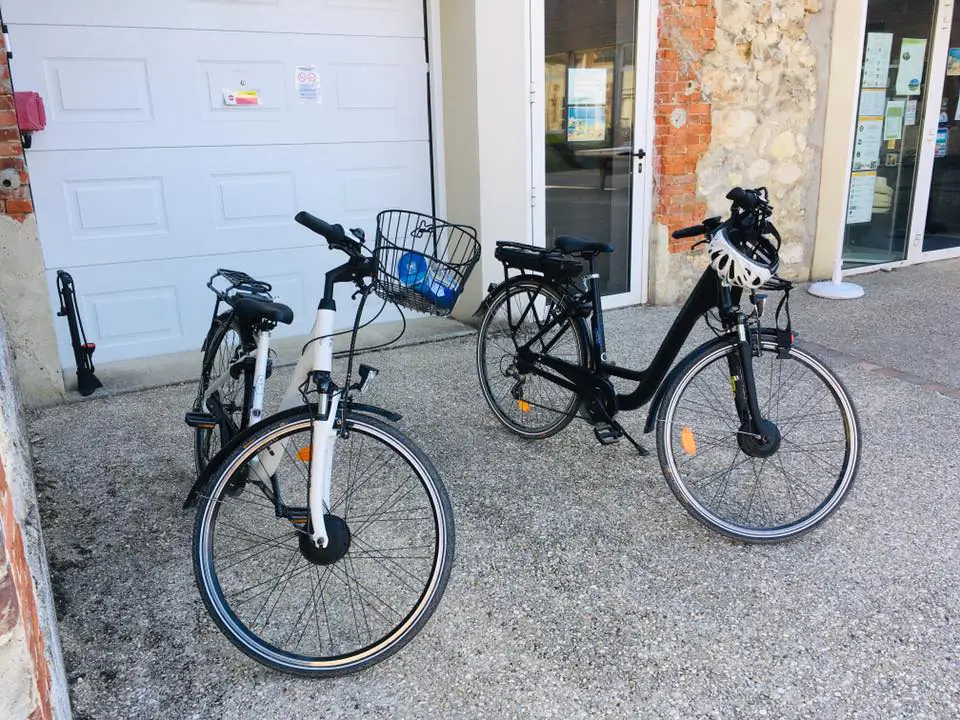 Location de vélo à la Ferme du Château Monampteuil Hauts-de-France