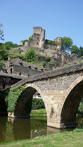 Une partie de l'Ancien Chemin de Saint Jacques de Compostelle Belcastel Occitanie