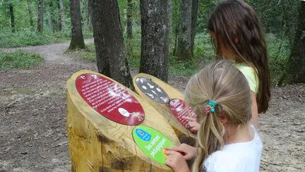 SENTIER PEDAGOGIQUE BLEU DU BOIS D'AUCH Auch Occitanie