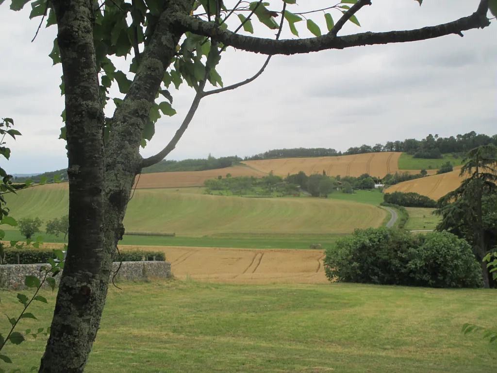 LE CHEMIN DU CHATEAU VIEUX Lasseube-Propre Occitanie