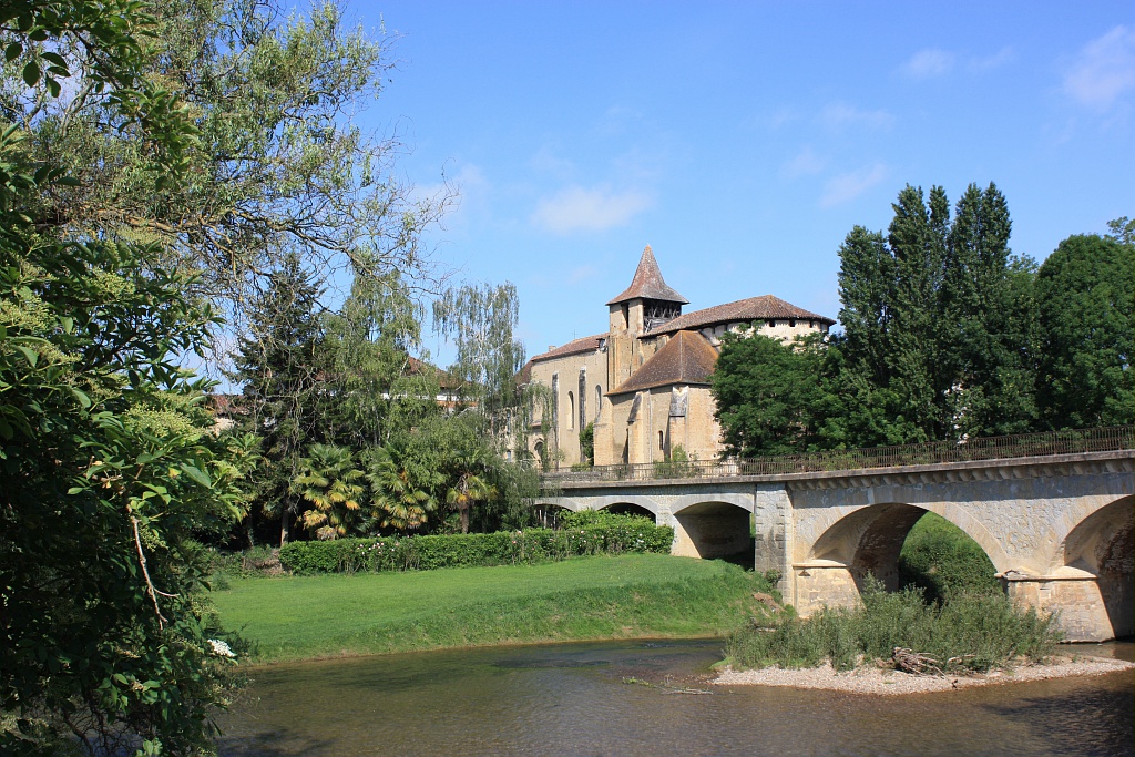 ABBAYE ET PYRÉNÉES Villecomtal-sur-Arros Occitanie