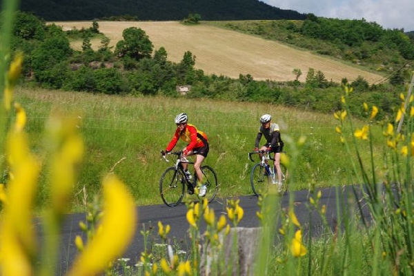 Cyclotourisme des Causses à l'Aubrac Sévérac d'Aveyron Occitanie