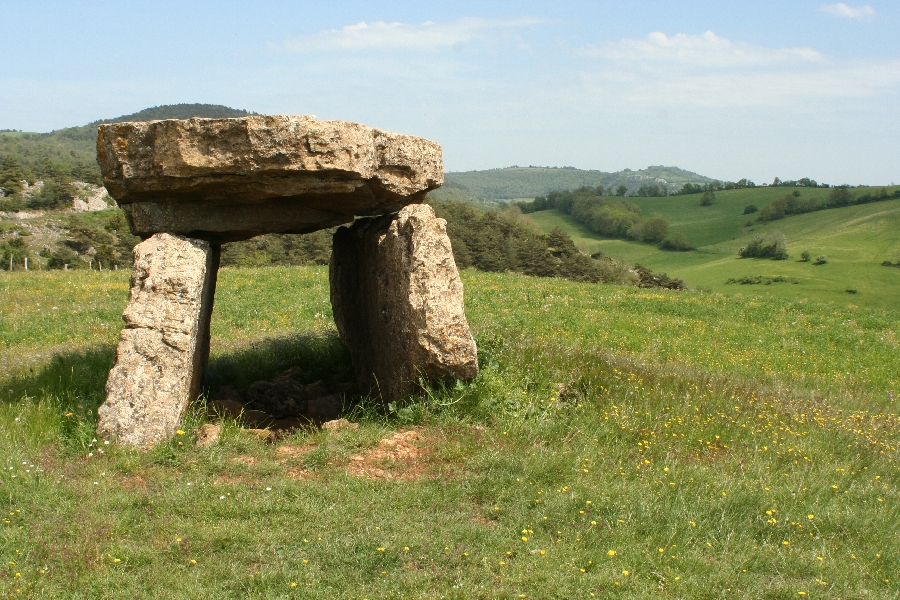 Circuit des Dolmens motorisé au départ de Buzeins