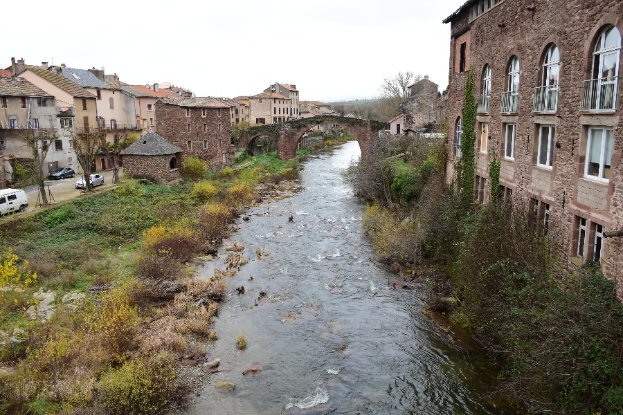 Le Dourdou de Camarès à Camarès (lâchers de truites) Camarès Occitanie