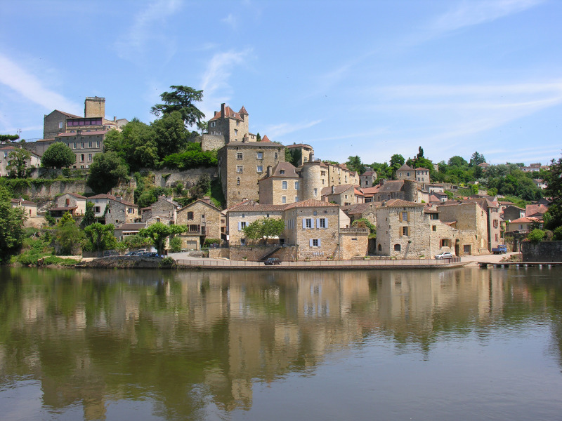 Du "Puech" aux Vignes Puy-l'Évêque Occitanie