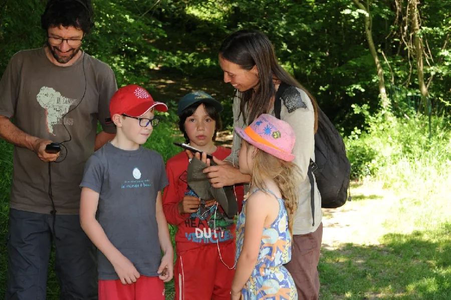 Oreilles en Balade Enfant parcours sonore de Rieupeyroux Rieupeyroux Occitanie