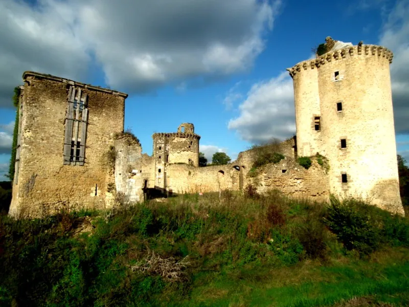 Les chemins de la Guerre de Cent Ans Châteauroux Centre-Val de Loire