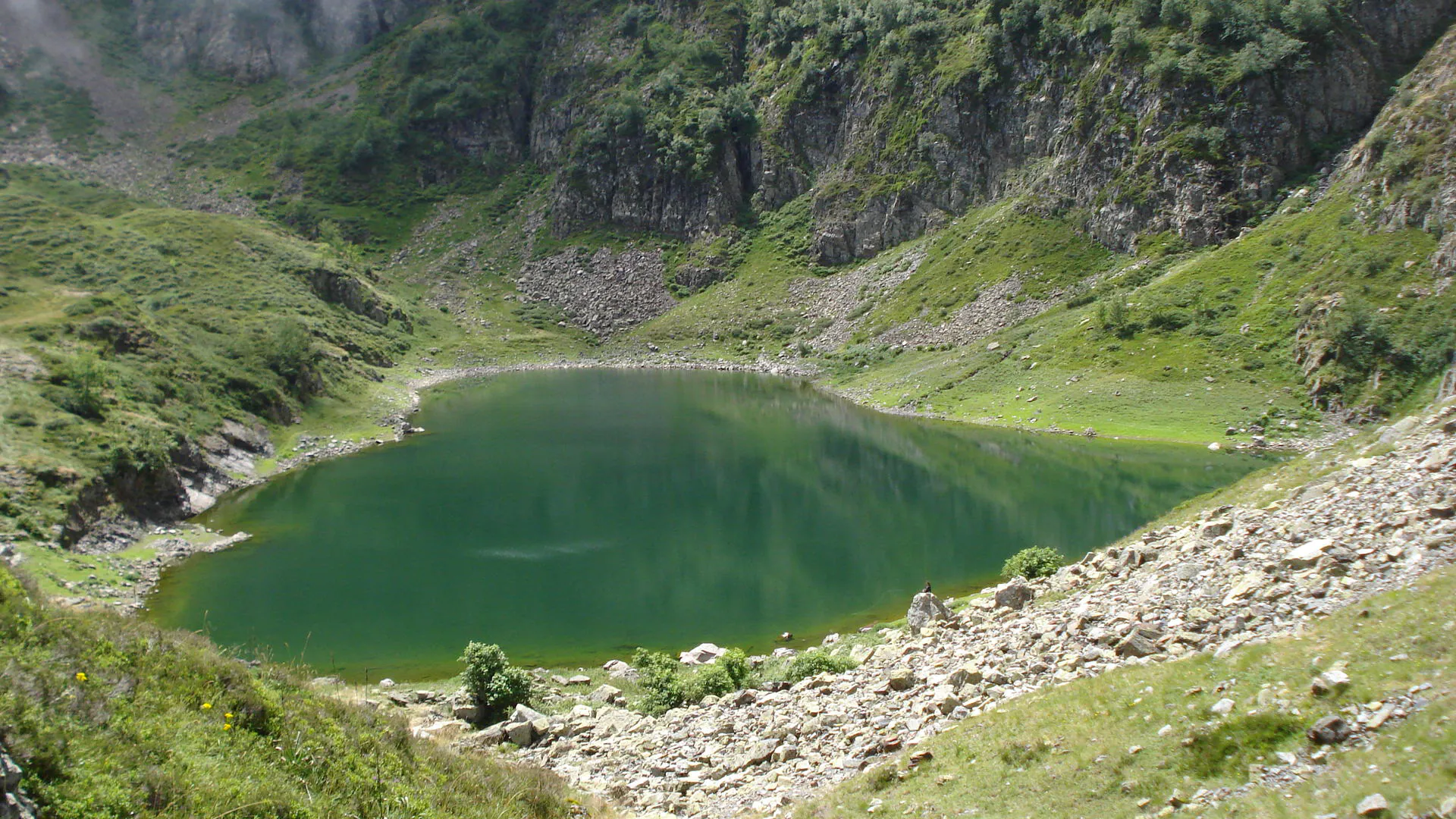 Le lac d'Er Laruns Nouvelle-Aquitaine