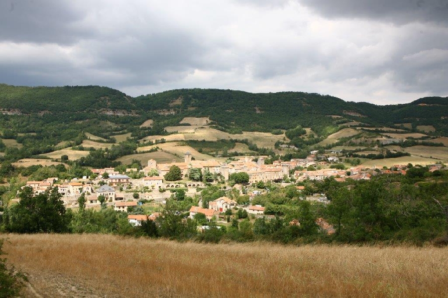 Circuit découverte motorisé "Larzac & cités templières" au départ de Sévérac-le-Château Sévérac d'Aveyron Occitanie