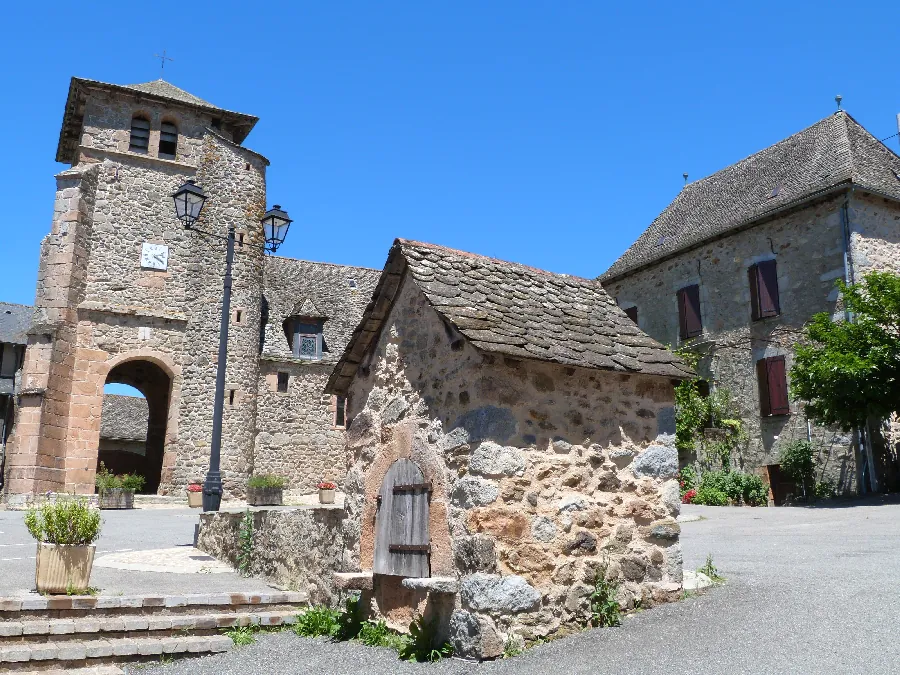 Circuit motorisé Gorges de l'Aveyron et plateau du Ségala Le Bas Ségala Occitanie