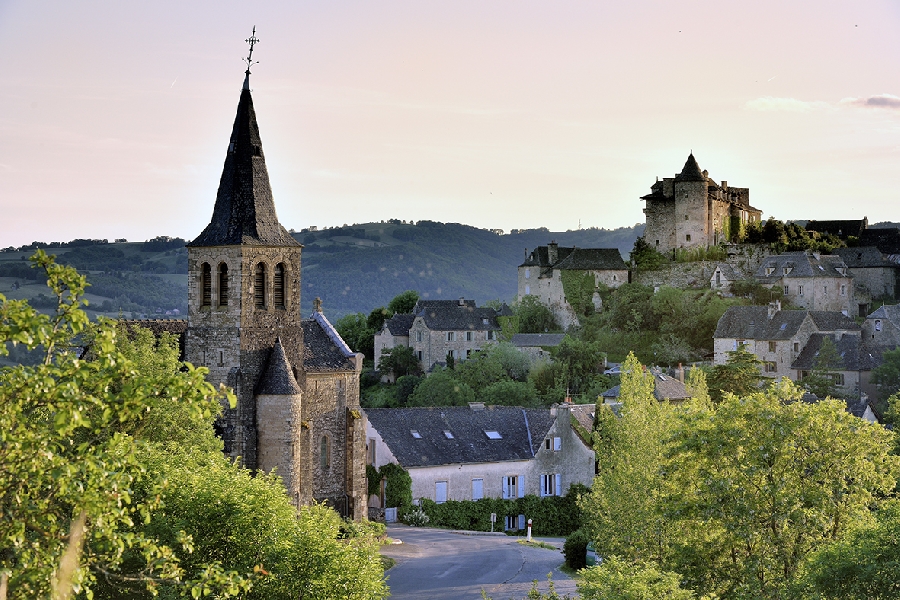 Balade autour de Clairvaux le village de Panat Clairvaux-d'Aveyron Occitanie