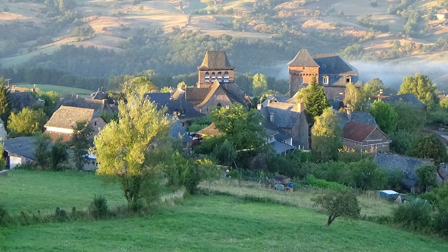 Balade autour du village de Pruines Pruines Occitanie