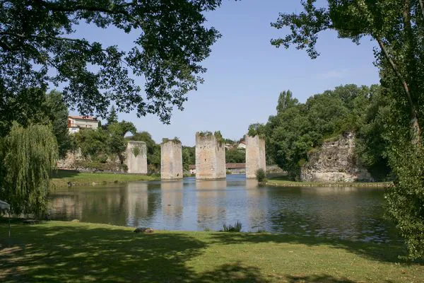 Sentier GR 48 Montmorillon / Lussac-les-Châteaux Montmorillon Nouvelle-Aquitaine