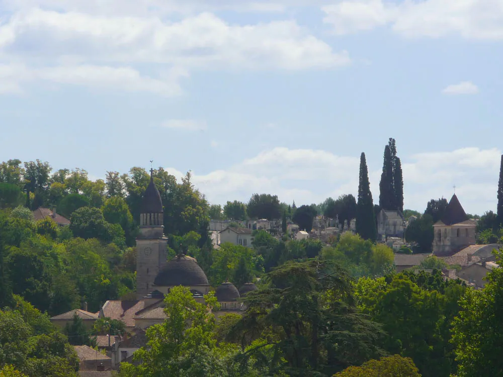 Chemin de Terre de Harrison Barker en Val de Dronne De Ribérac à Saint-Victor Ribérac Nouvelle-Aquitaine