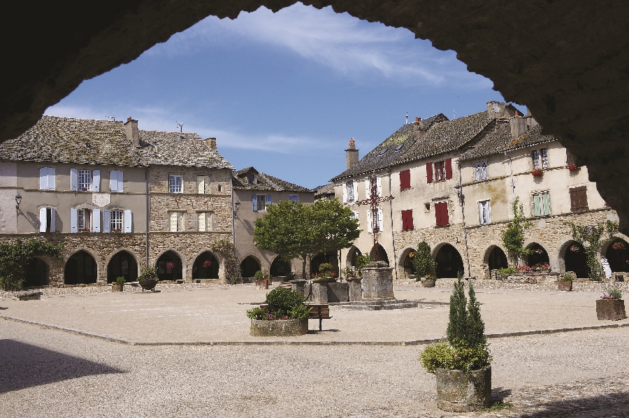 Circuit des bastides en camping car Sauveterre-de-Rouergue Occitanie