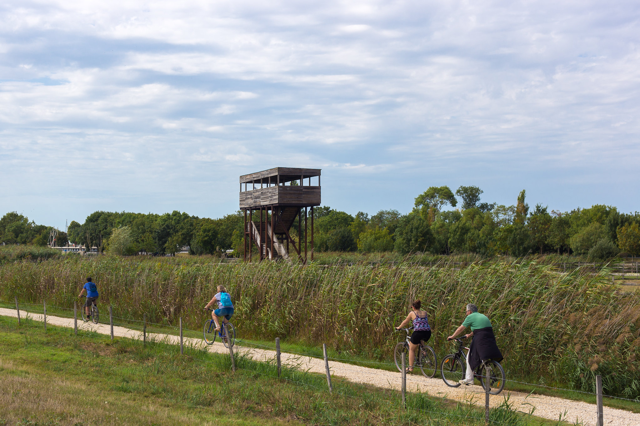 Le Canal des 2 Mers à vélo en Gironde Bordeaux Nouvelle-Aquitaine