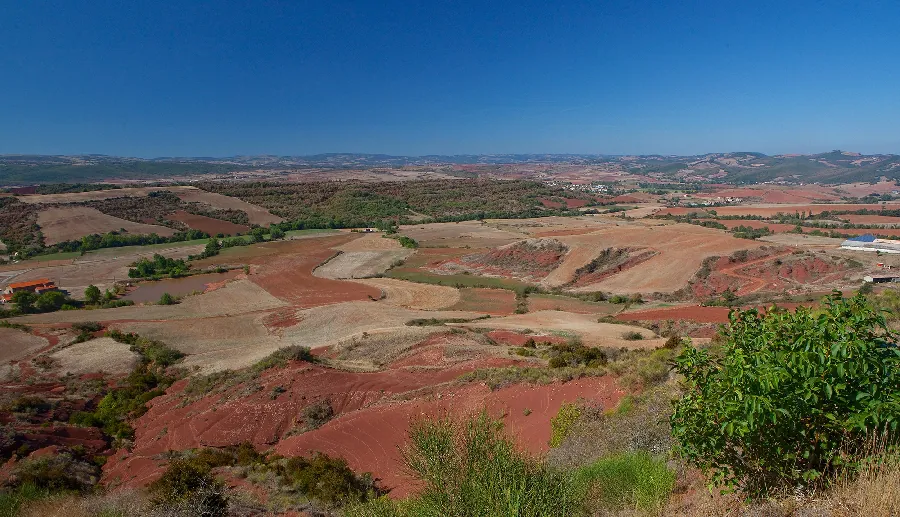 Pays des lacs et abbaye cistercienne Rodez Occitanie