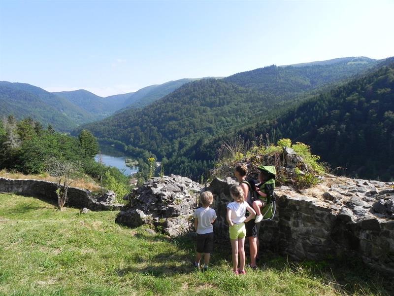 Balades en famille Les ruines du château de Wildenstein