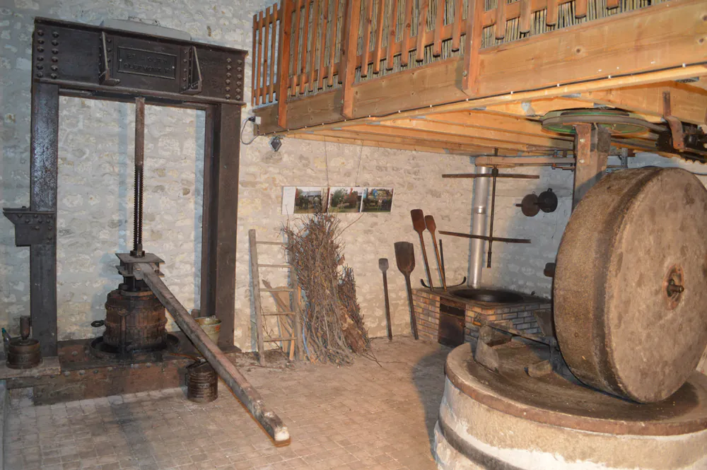 De la Veude au Château de la Motte Saint-Gervais-les-Trois-Clochers Nouvelle-Aquitaine