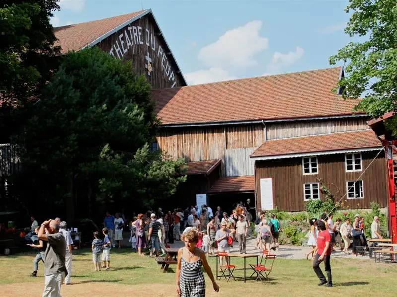 THÉÂTRE DU PEUPLE  MARCHE AVEC LES AUTRICES