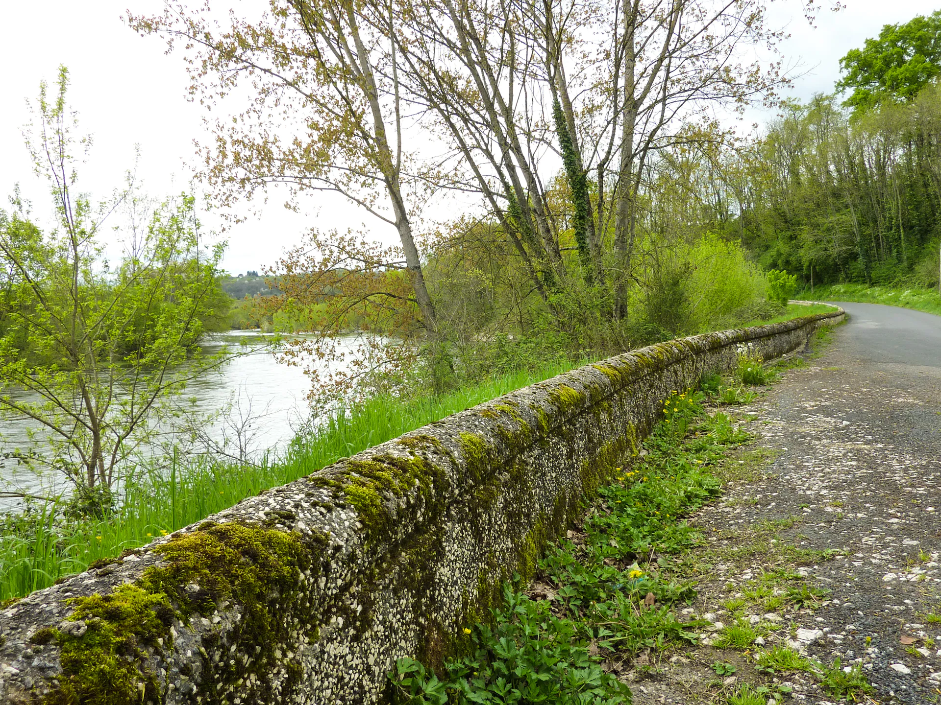 Balade dans la Vallée de la Dordogne Creysse Occitanie