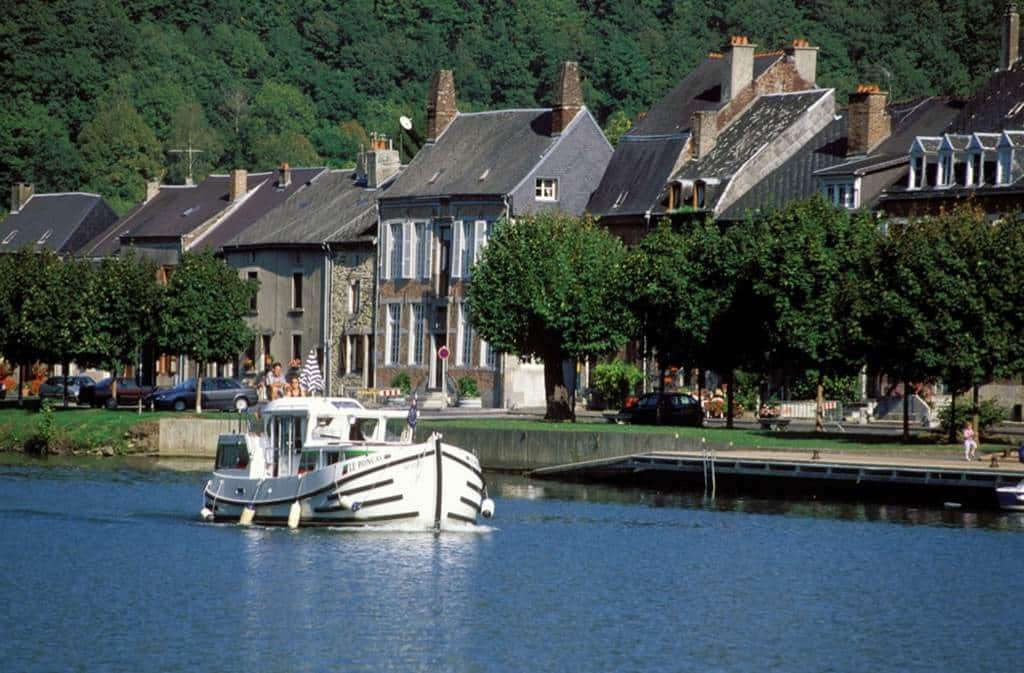 Croisières sur la Meuse Dom-le-Mesnil Grand Est