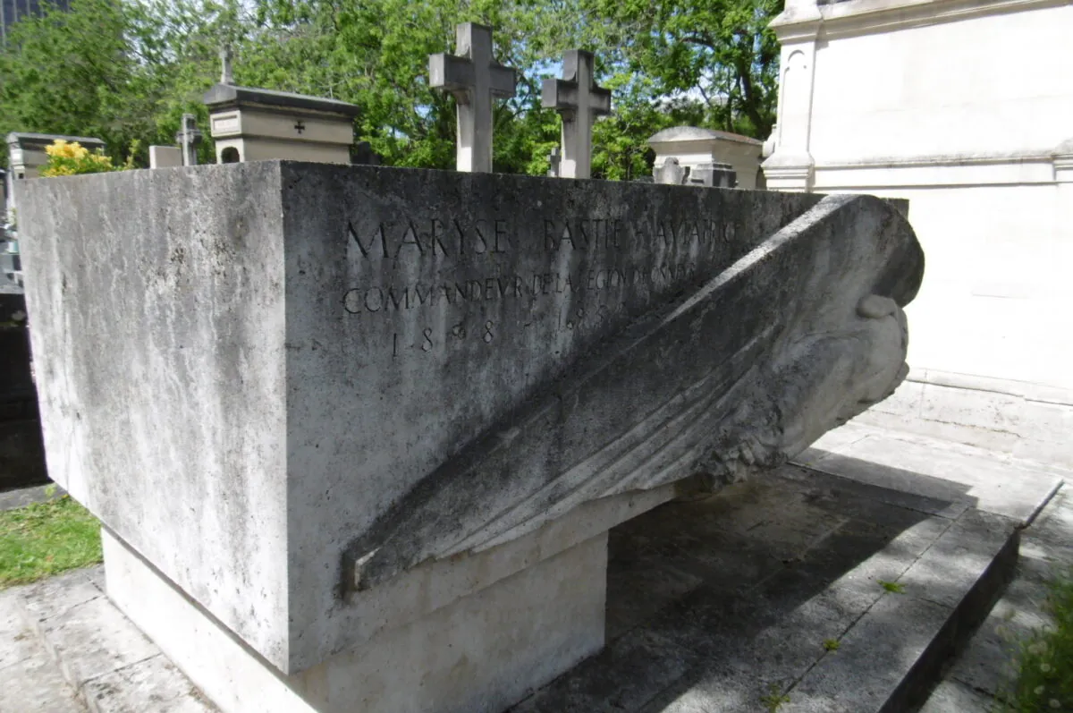 Printemps au cimetière Montparnasse 