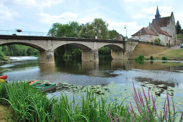 Sentier GR 48 Angles-sur-l'Anglin / Saint-Savin Angles-sur-l'Anglin Nouvelle-Aquitaine