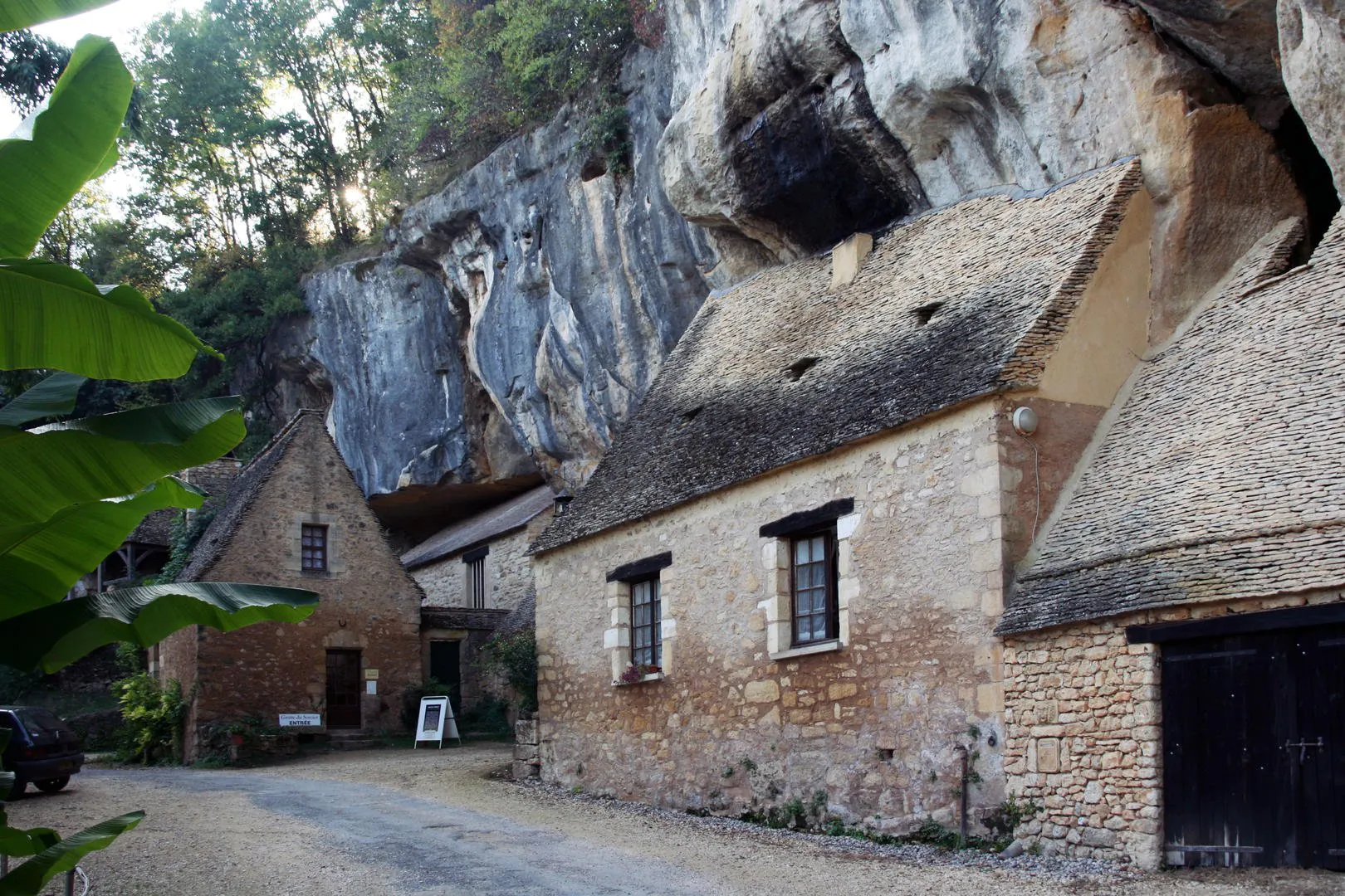 Circuit vélo autour des falaises et grottes de la Vallée de la Vézère Le Bugue Nouvelle-Aquitaine